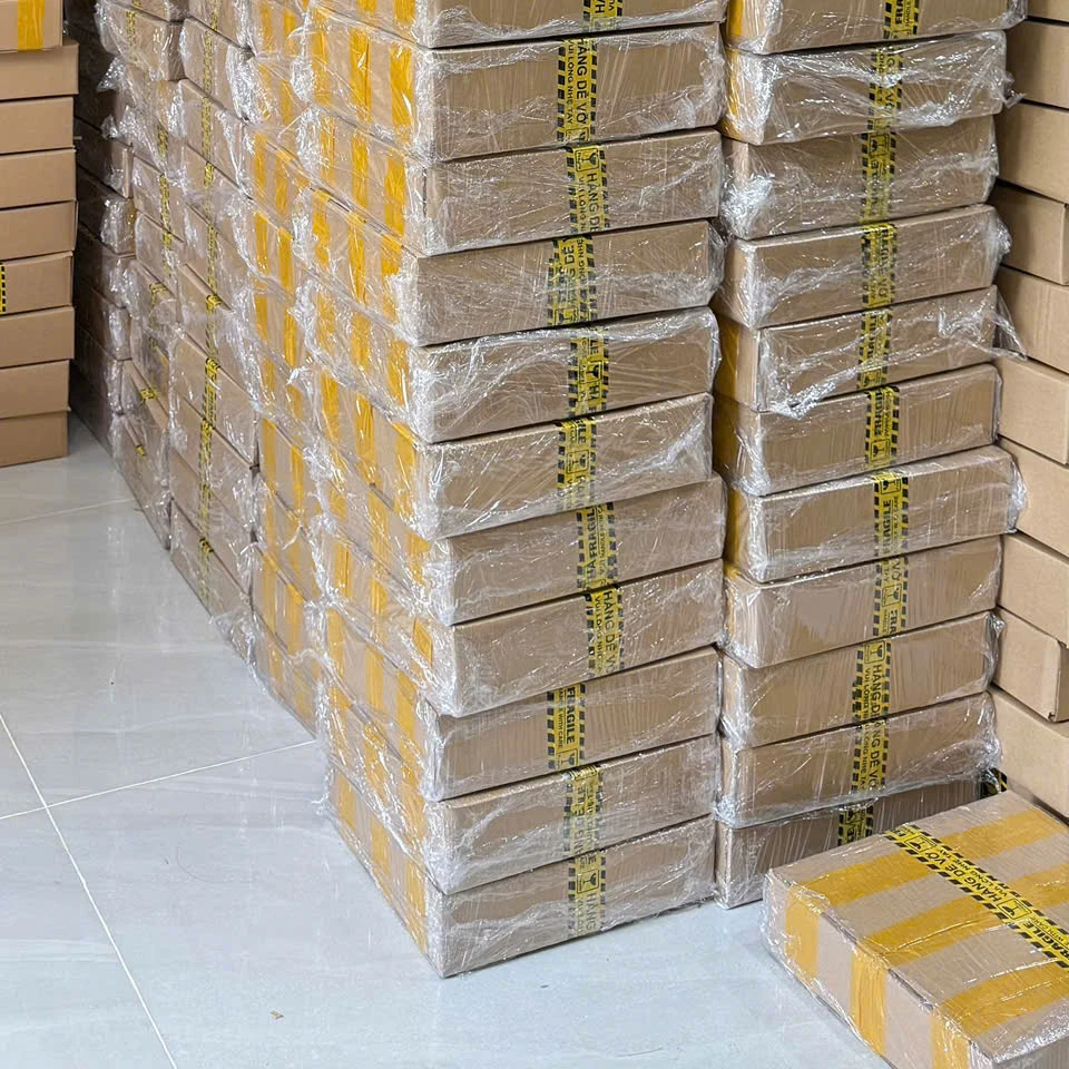 Chuyến hàng quà Tết doanh nghiệp đã đóng gói hoàn thiện
